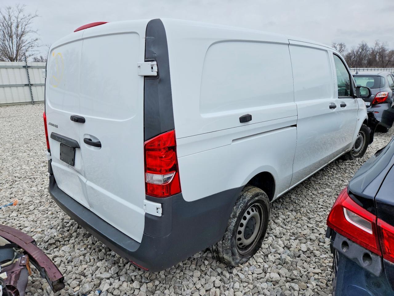 2023 Mercedes-Benz Metris - Фото 3