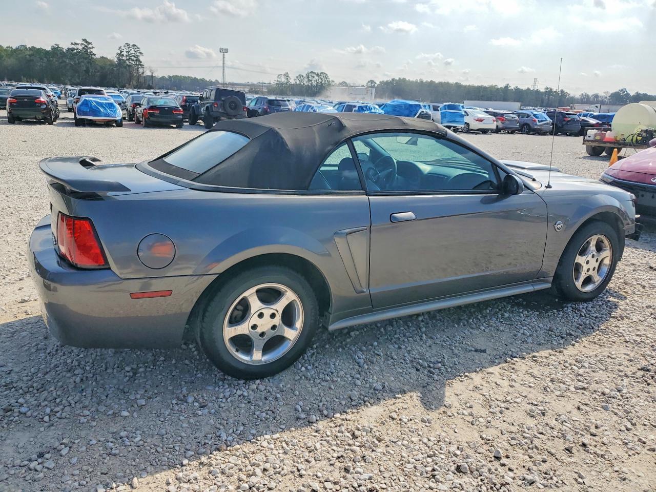 2004 Ford Mustang - Image 3