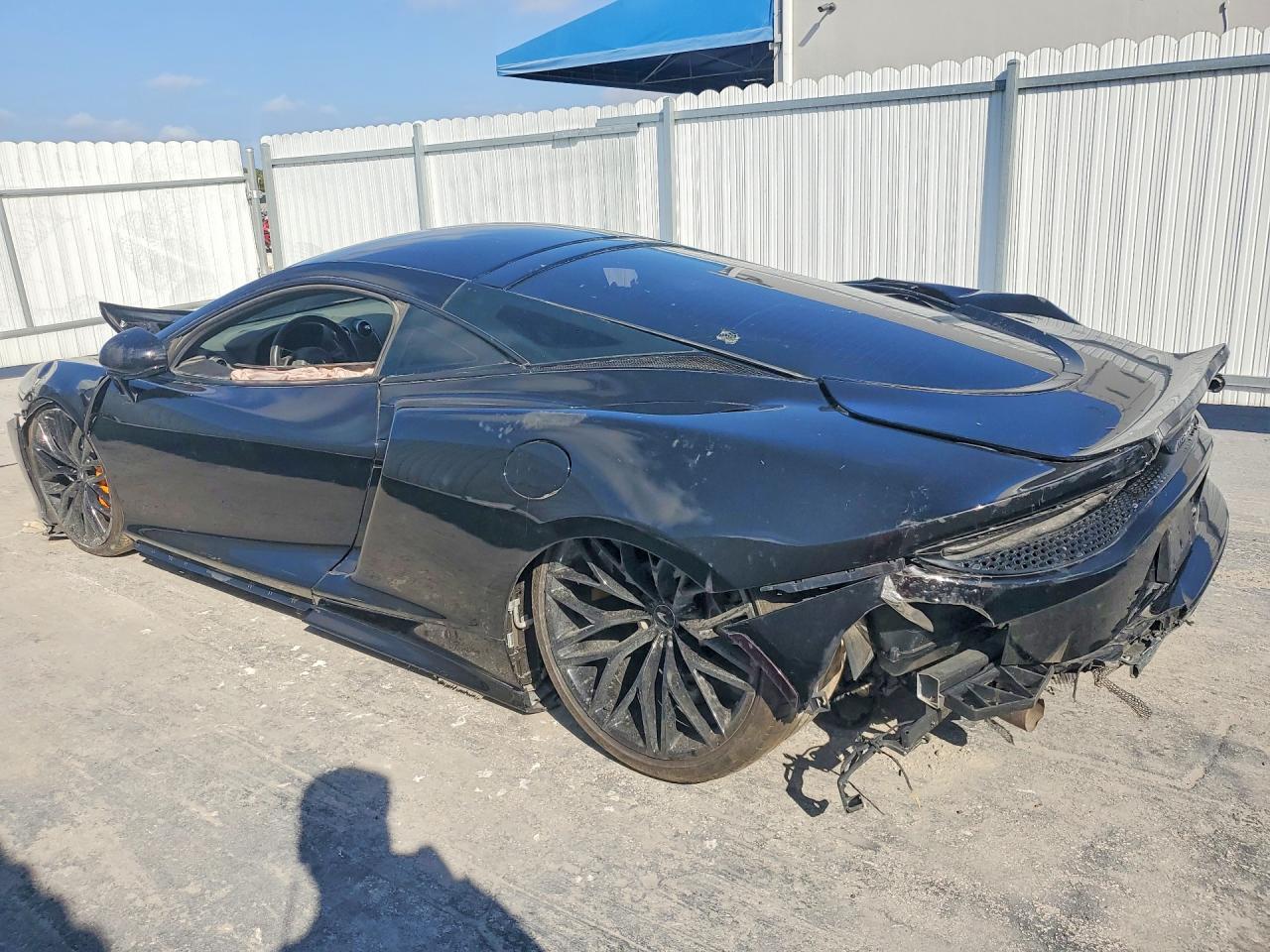 2022 Mclaren Automotive Gt - Image 2