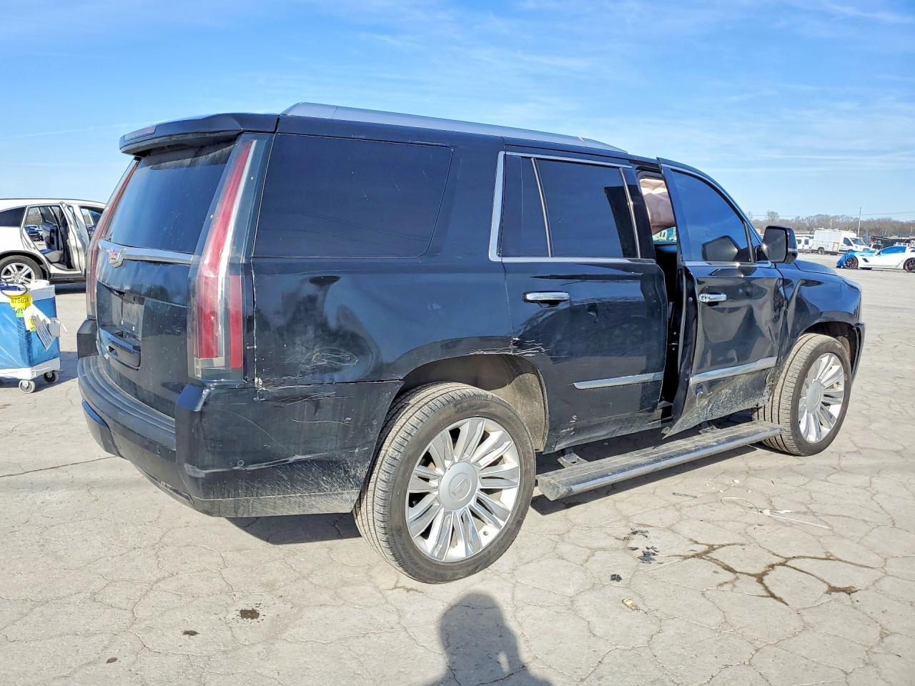 2019 Cadillac Escalade Platinum - Фото 3