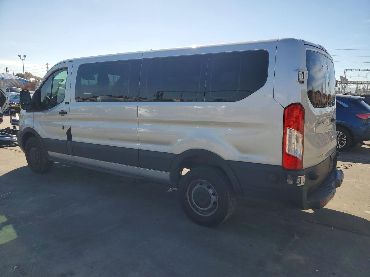 2017 Ford Transit T-350 - Фото 2