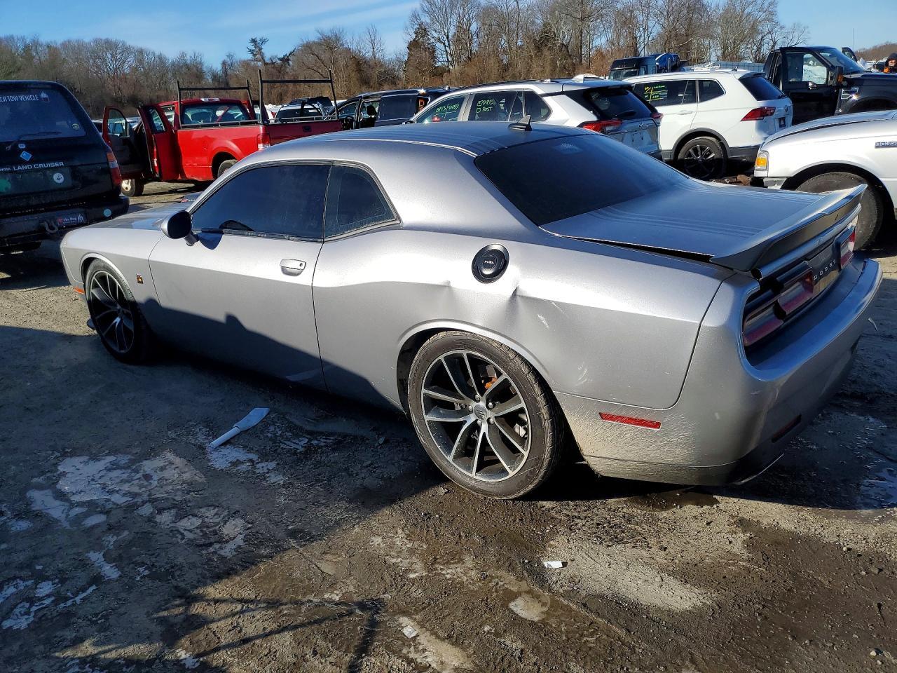 2018 Dodge Challenger R - Image 2