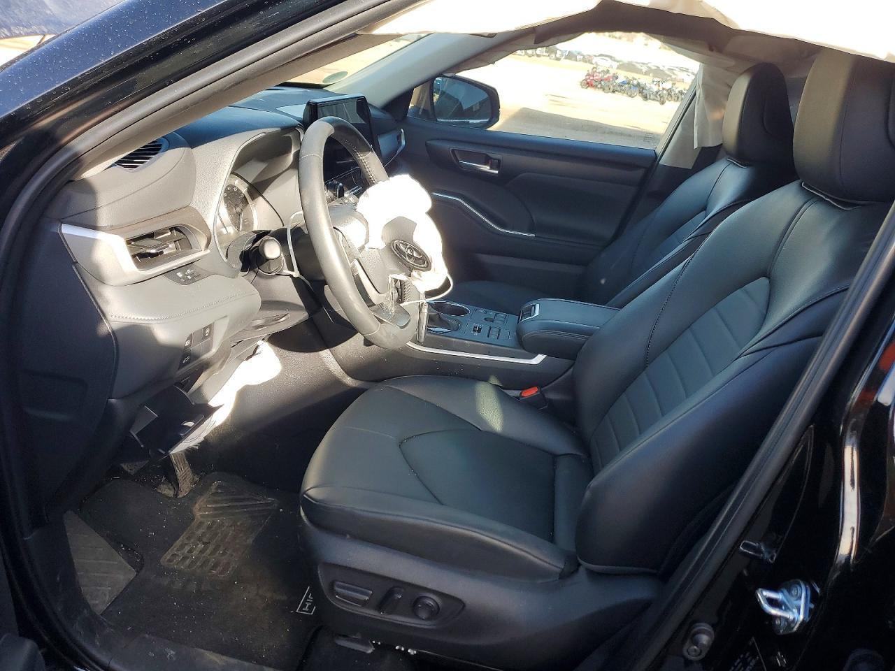 2025 Toyota Highlander Le - Фото 7
