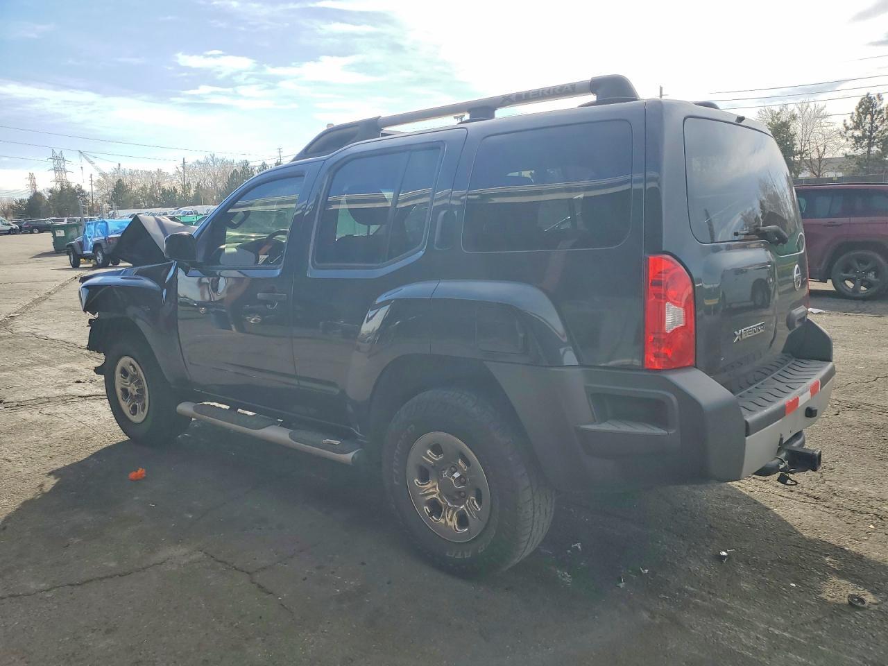 2013 Nissan Xterra X - Фото 2