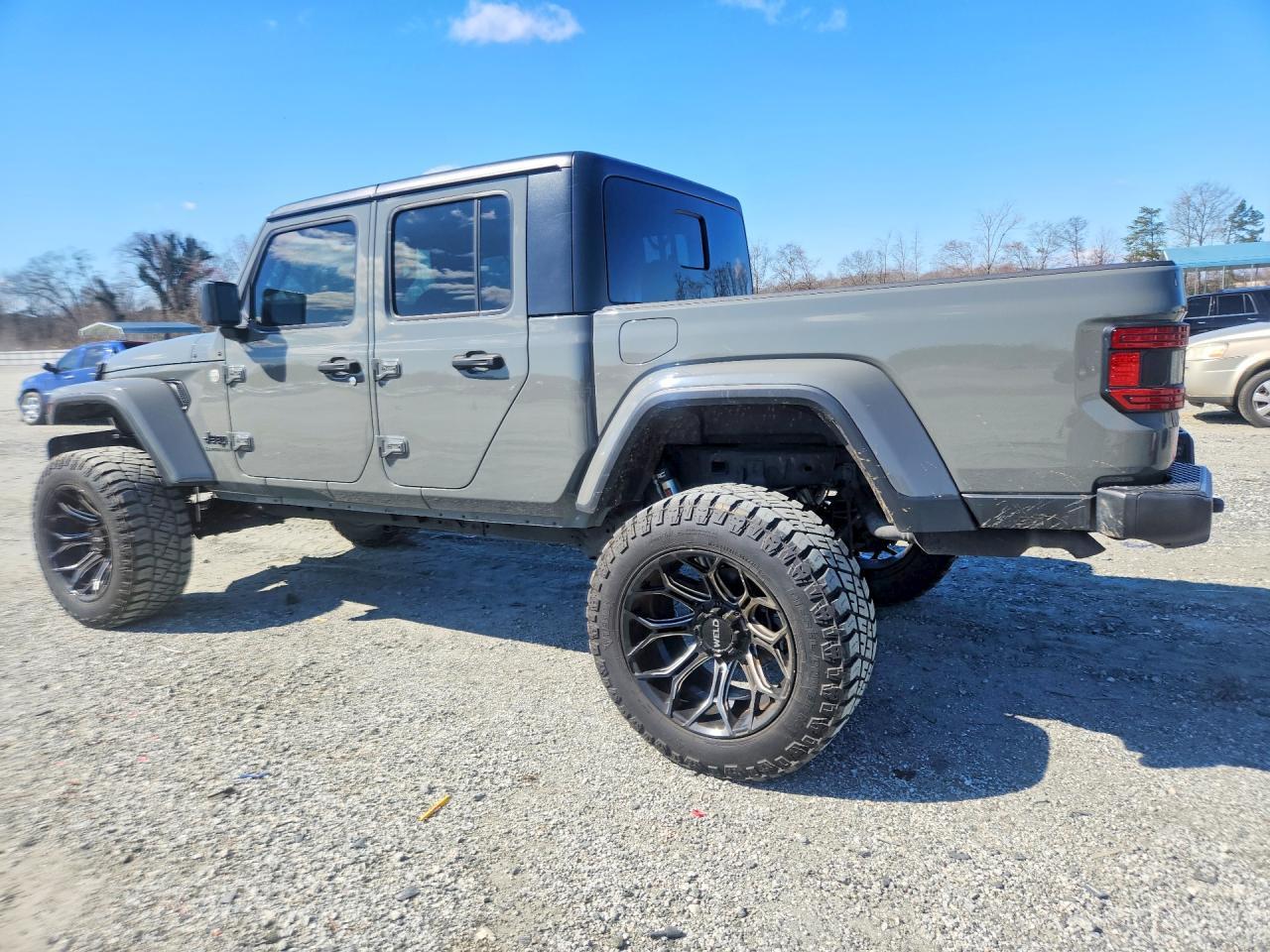 2021 Jeep Gladiator Sport - Фото 2