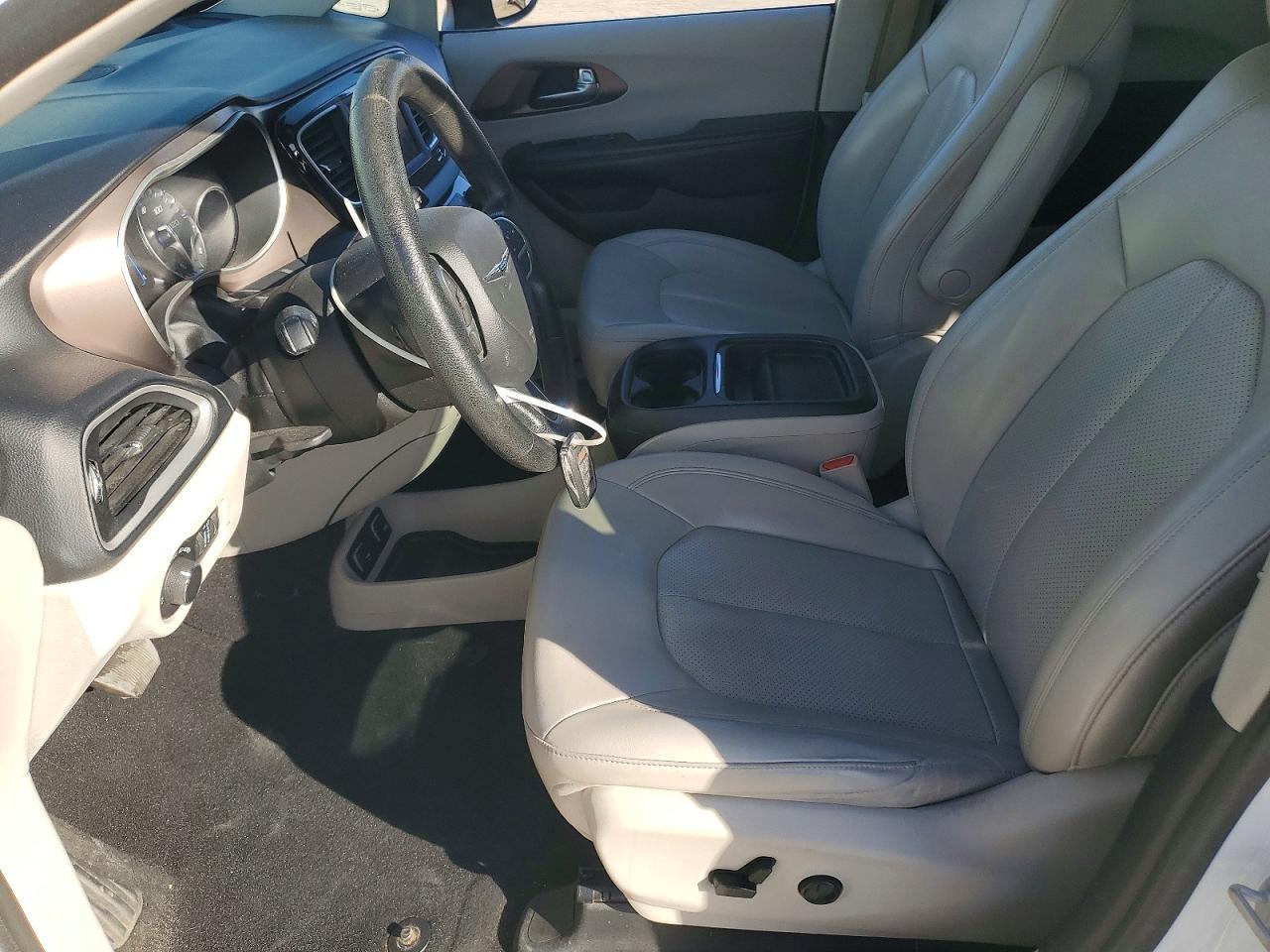 2021 Chrysler Voyager Lxi - Фото 7