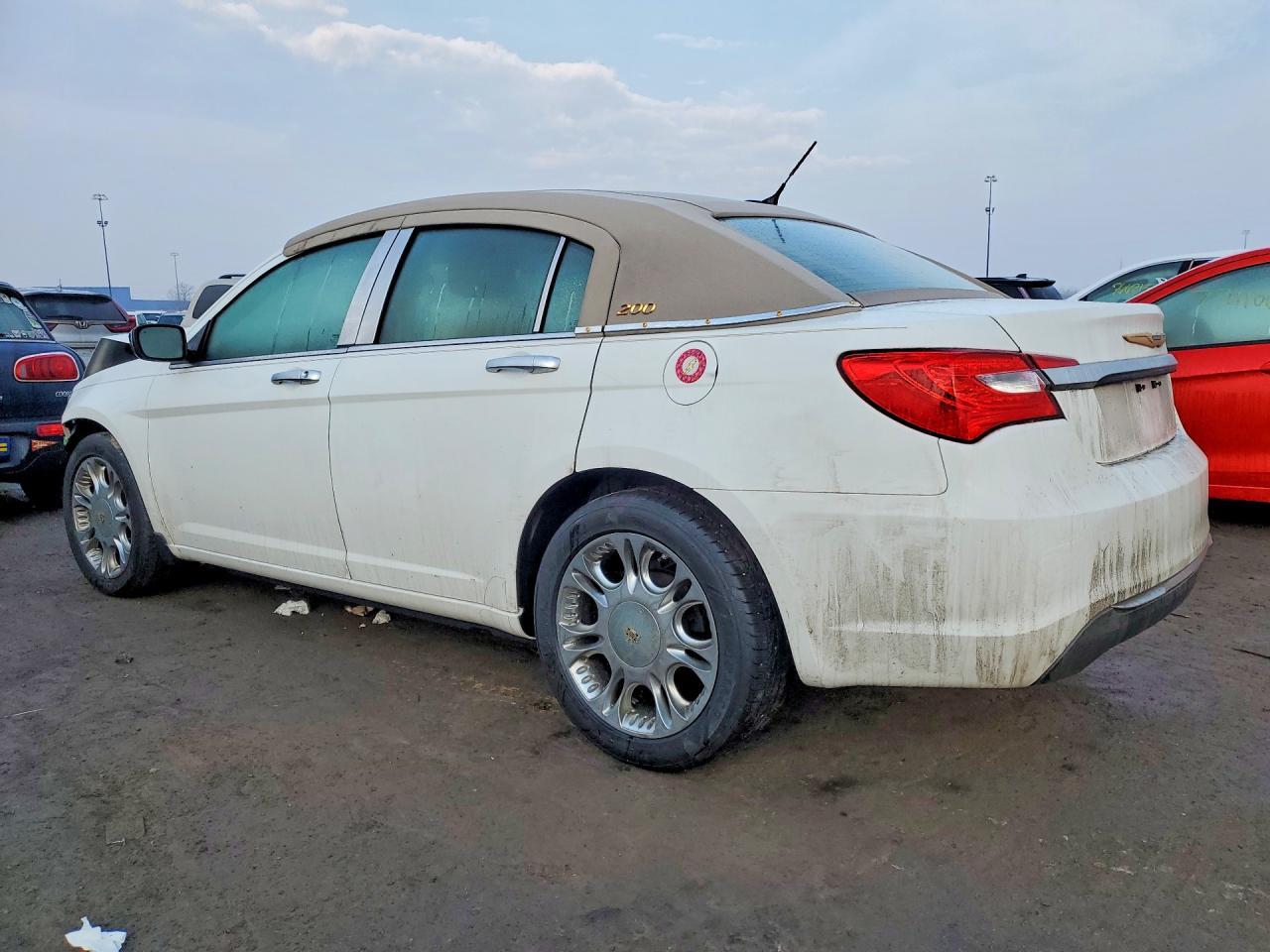 2011 Chrysler 200 Limited - Image 2