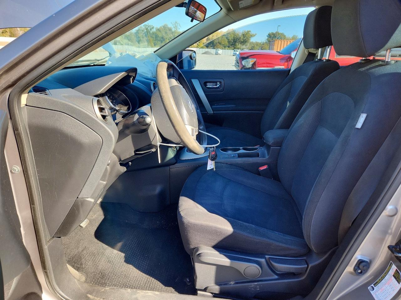 2014 Nissan Rogue Select S - Image 7