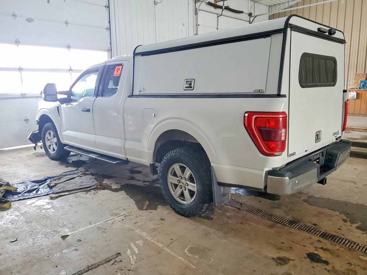 2022 Ford F-150 Super Cab Wt *** Prior Fleet *** - Image 2