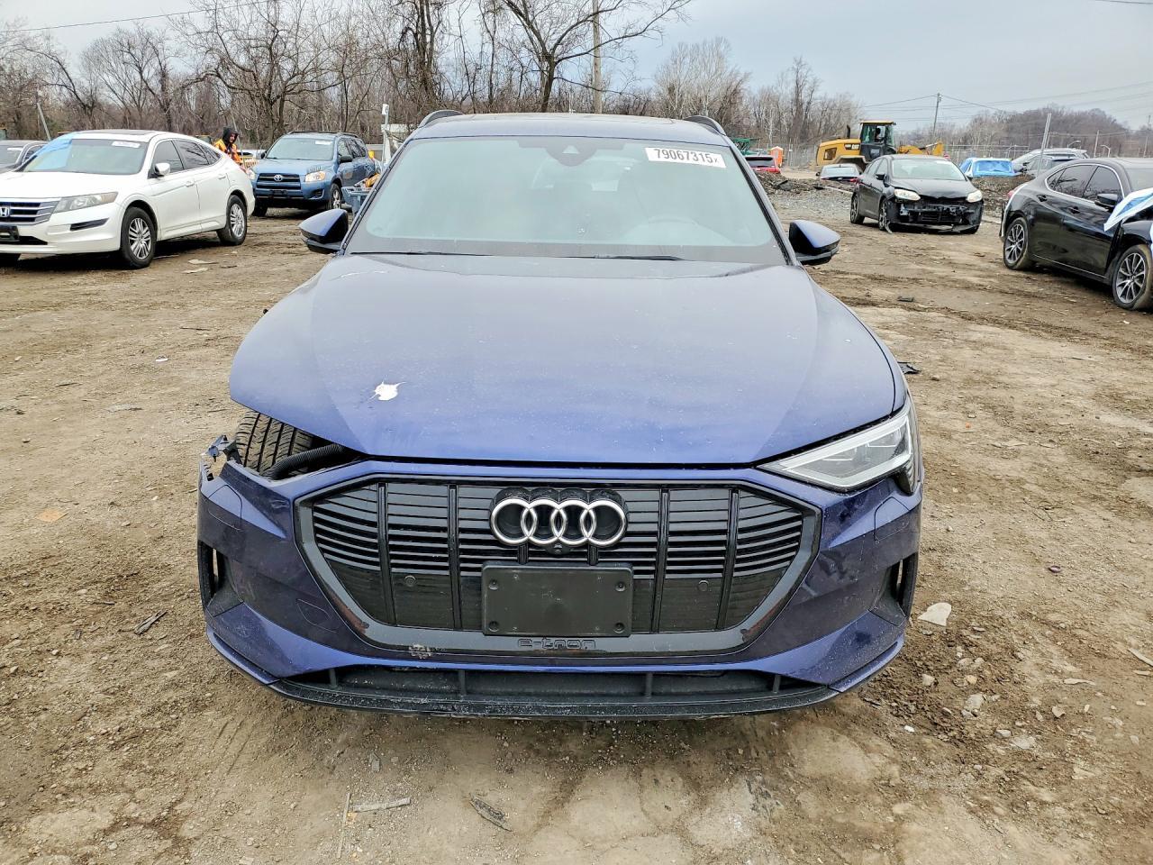 2022 Audi E-Tron Premium - Фото 5