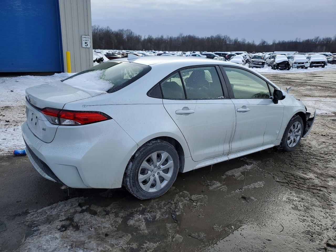 2022 Toyota Corolla Le - Фото 3