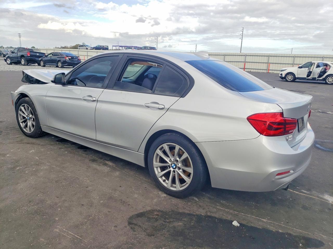 2018 BMW 320 I - Фото 2