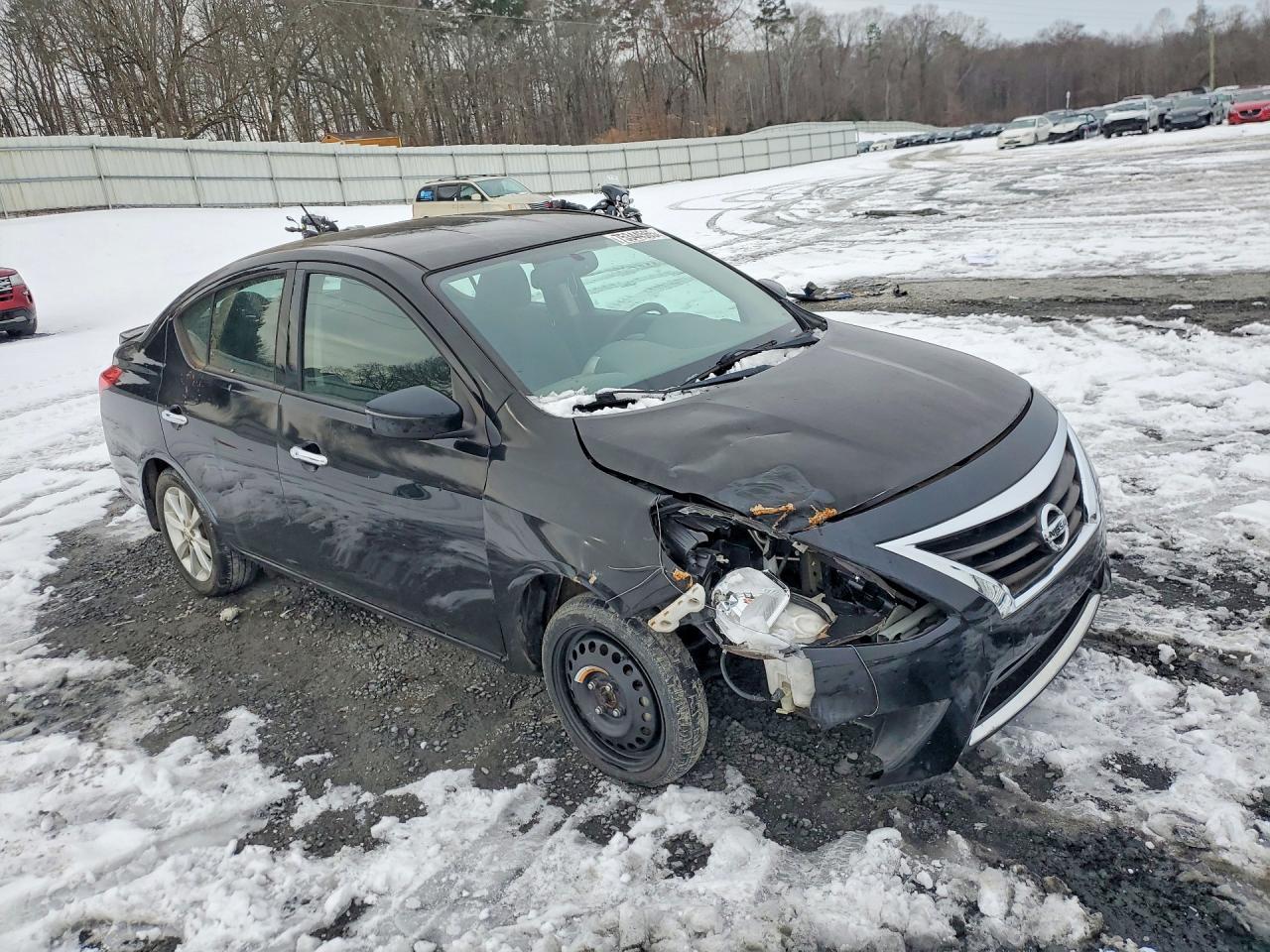 2015 Nissan Versa S - Image 4