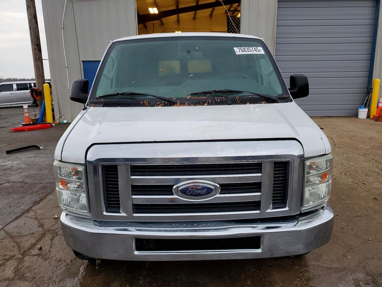2014 Ford Econoline E350 Super Duty Wagon - Фото 5