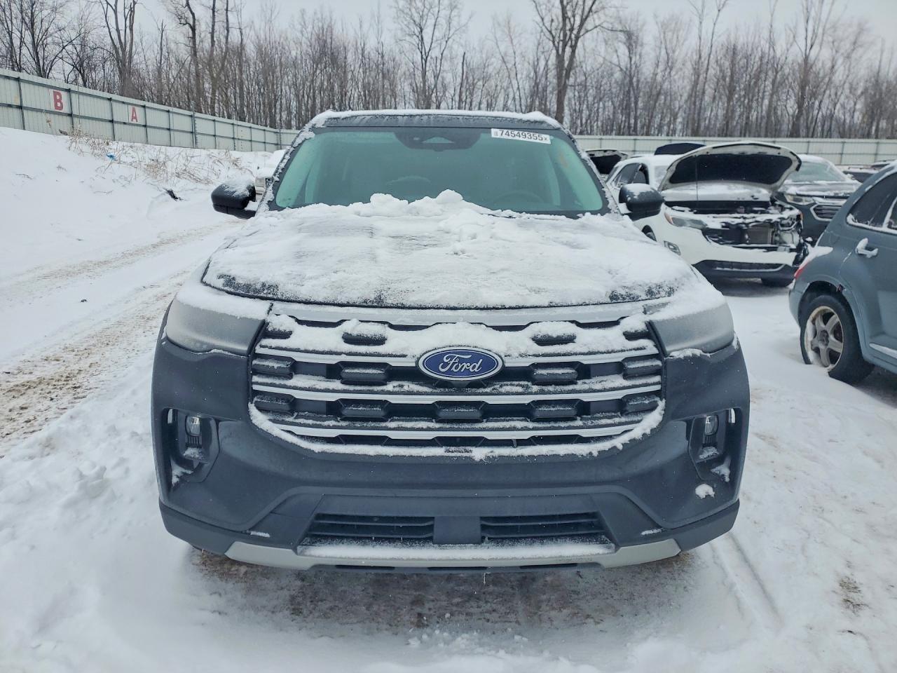 2026 Ford Explorer Active - Image 5