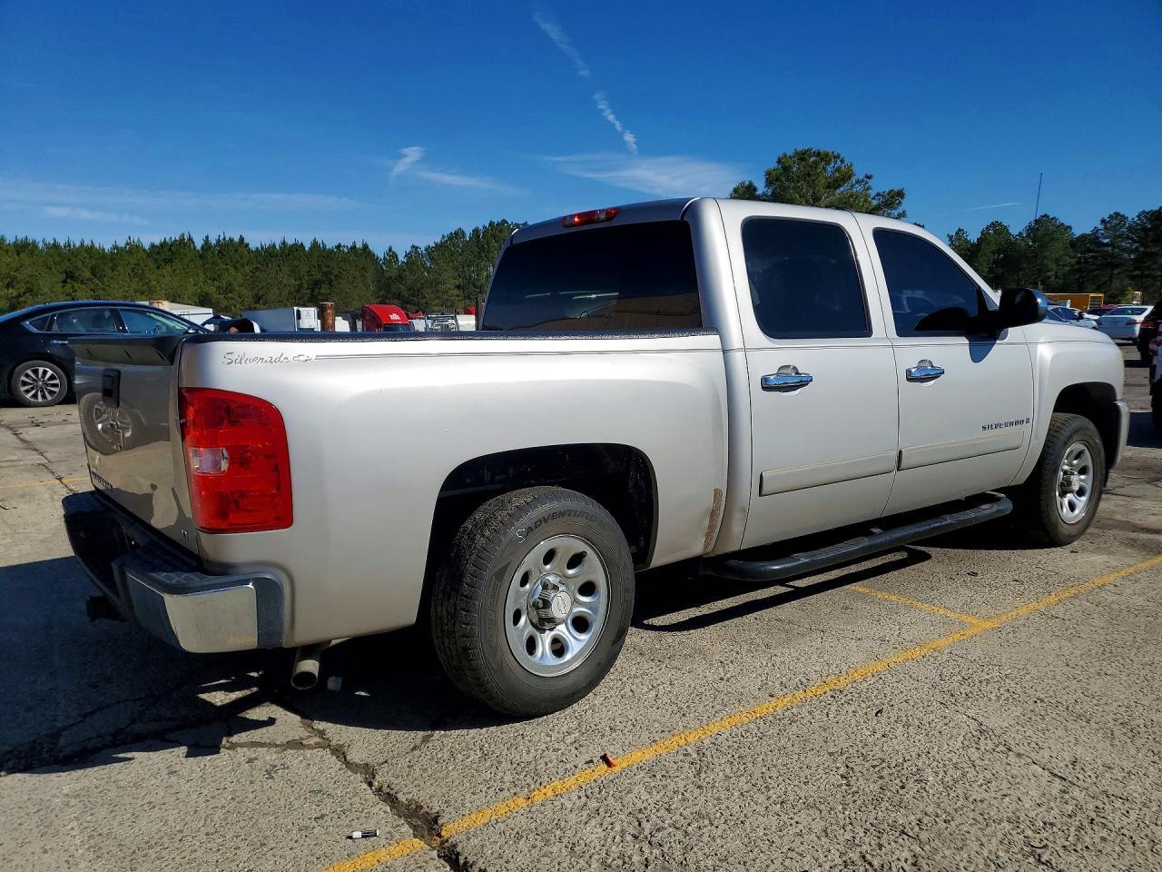 2007 Chevrolet Silverado C1500 Crew Cab - Фото 3