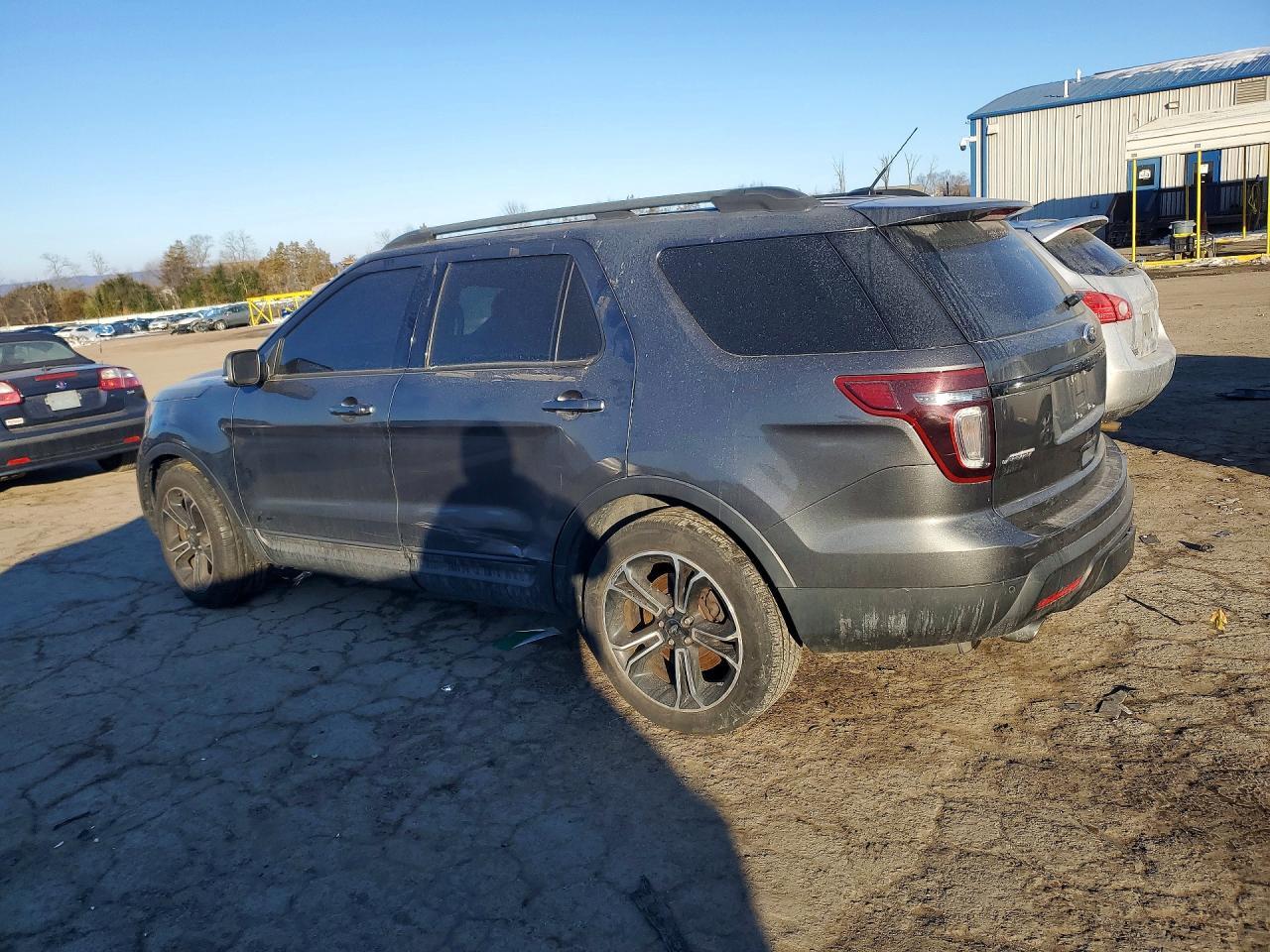 2015 Ford Explorer Sport - Фото 2