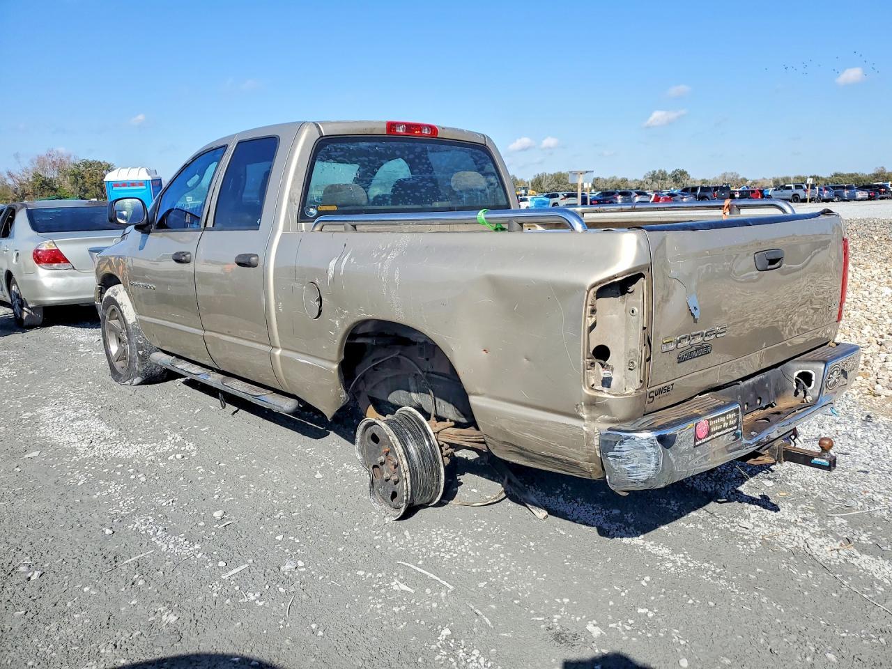 2004 Dodge Ram 1500 St - Фото 2