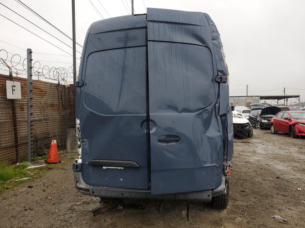2019 Mercedes Benz Sprinter 2500 Delivery Van - Фото 6