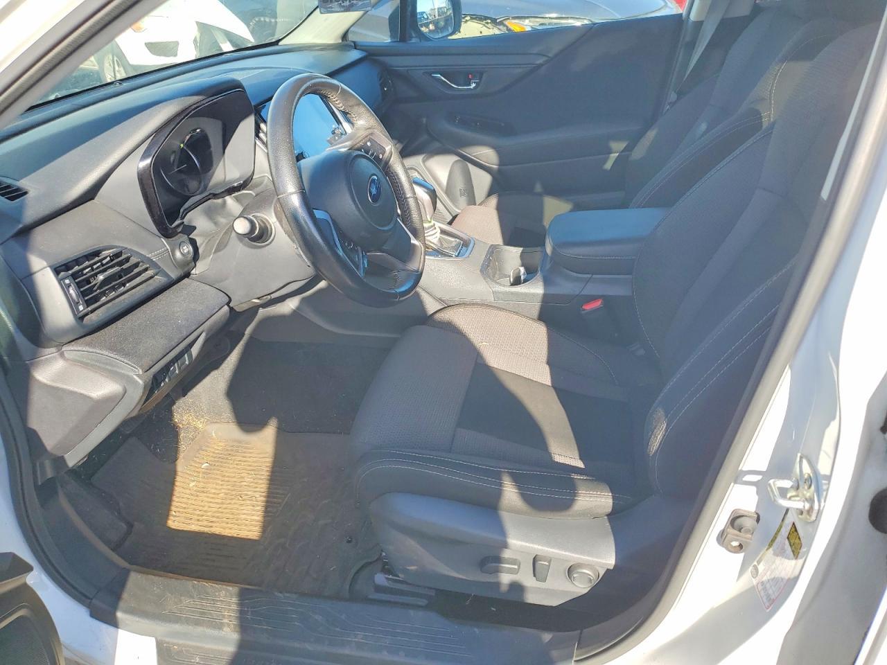 2022 Subaru Outback Premium - Image 7
