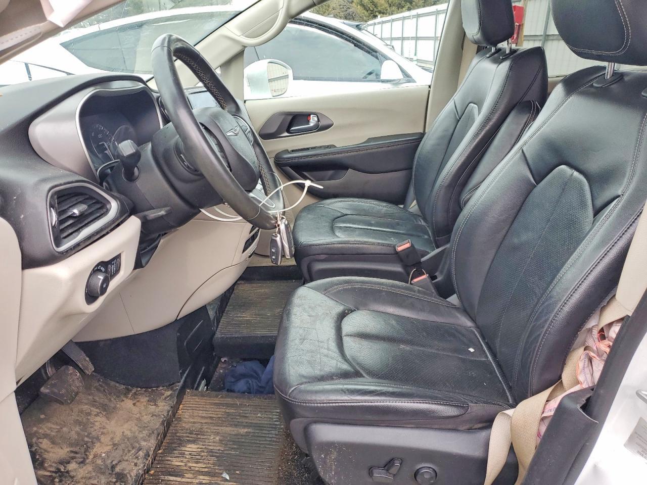2022 Chrysler Pacifica Touring L - Image 7