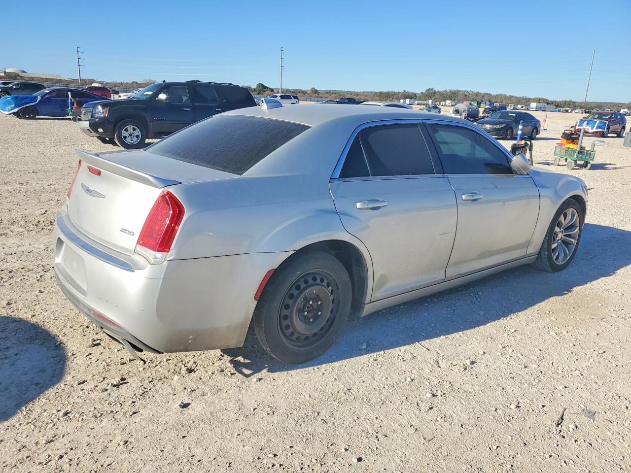 2019 Chrysler 300 Touring - Image 3