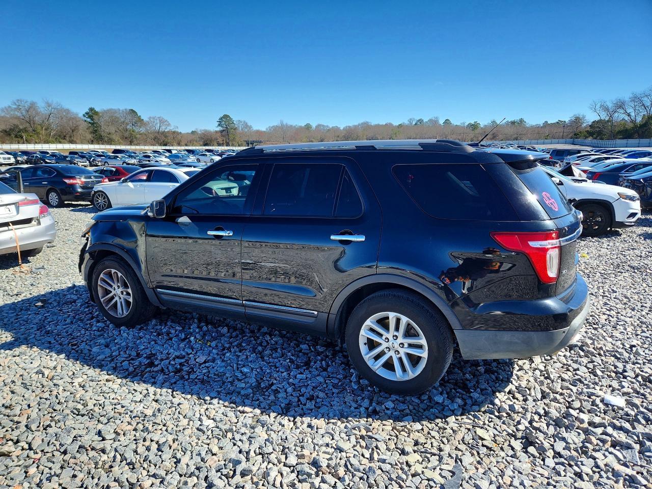 2015 Ford Explorer Xlt - Фото 2