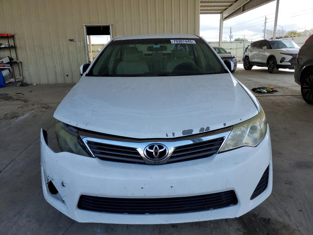 2014 Toyota Camry L - Фото 5
