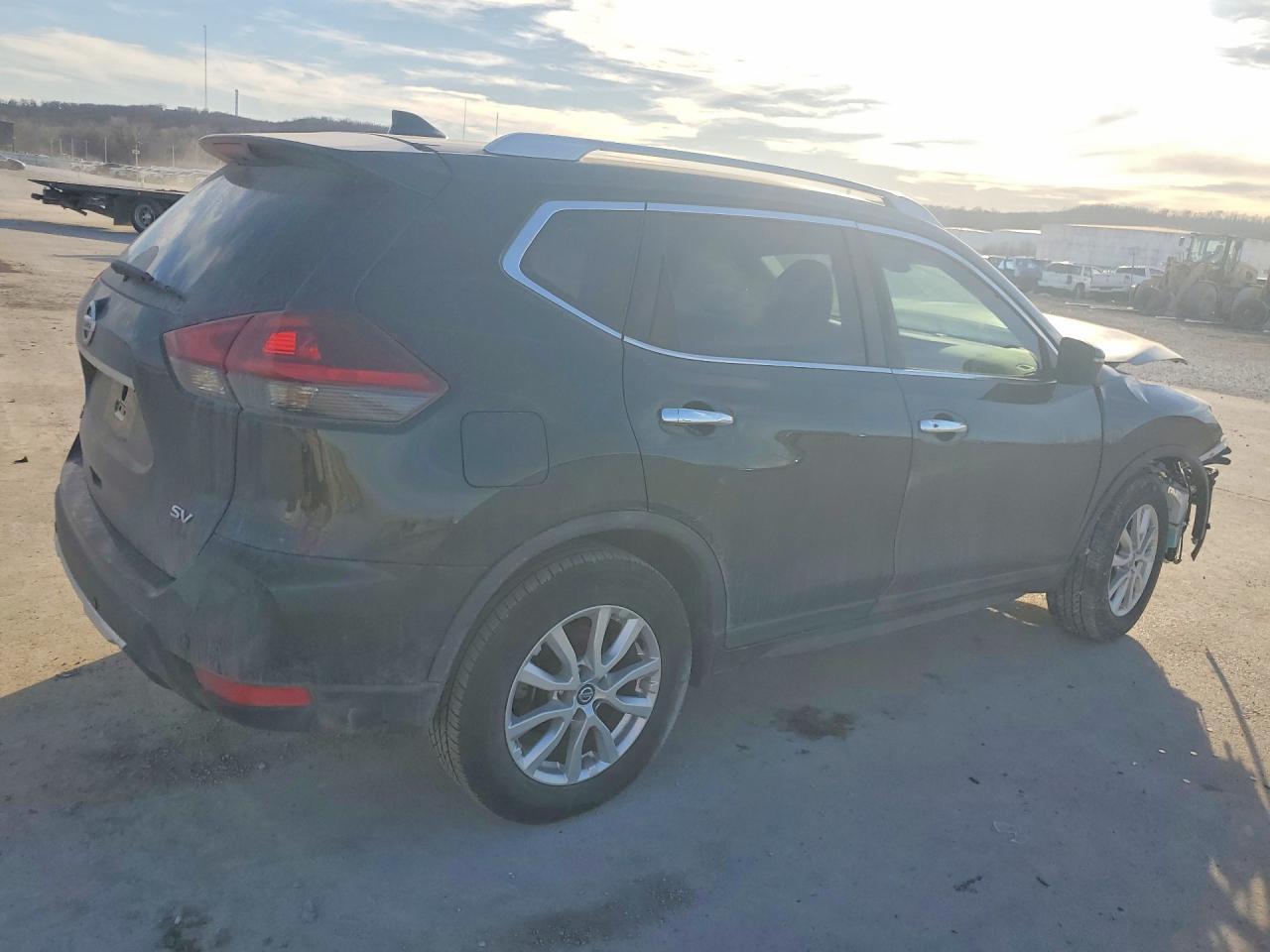 2019 Nissan Rogue S - Фото 3
