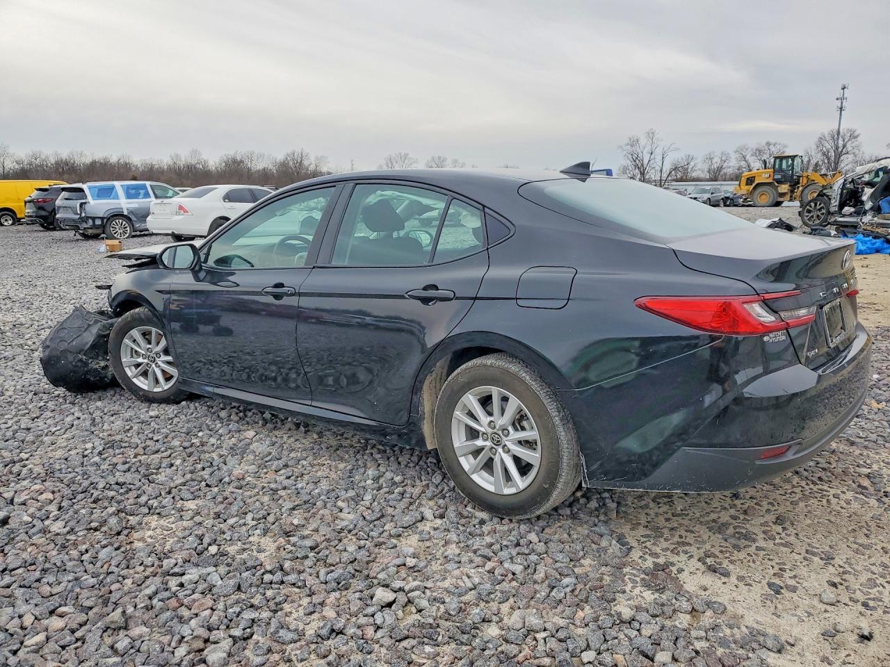 2025 Toyota Camry Le - Фото 2