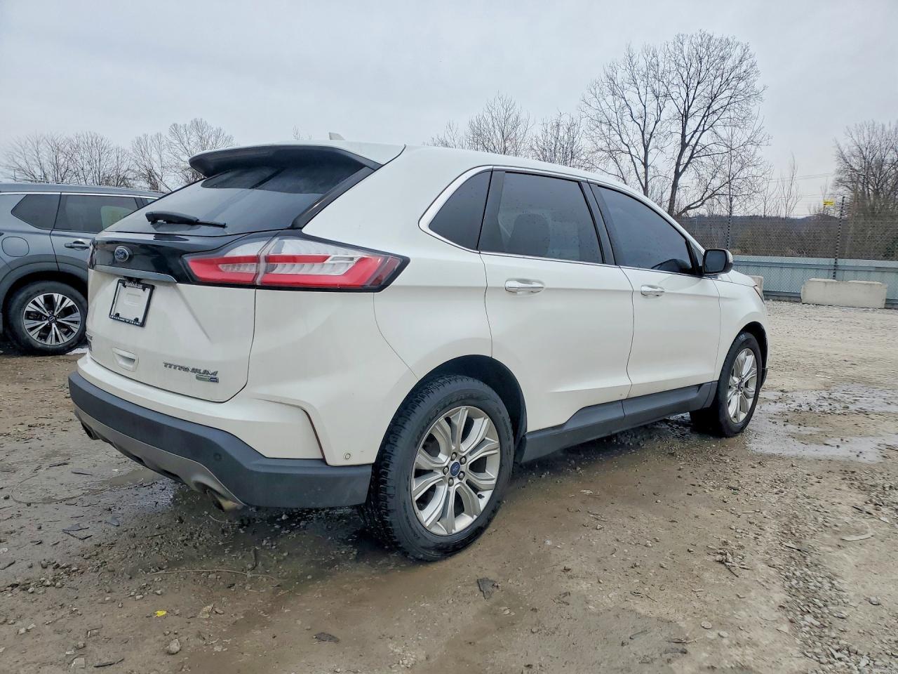2020 Ford Edge Titanium - Фото 3