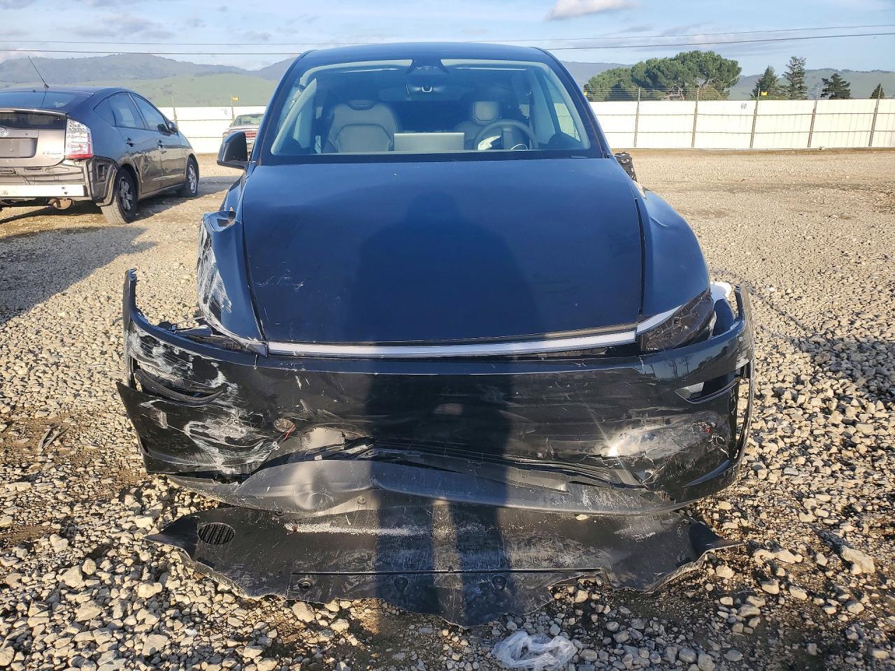 2026 Tesla Model Y - Фото 5