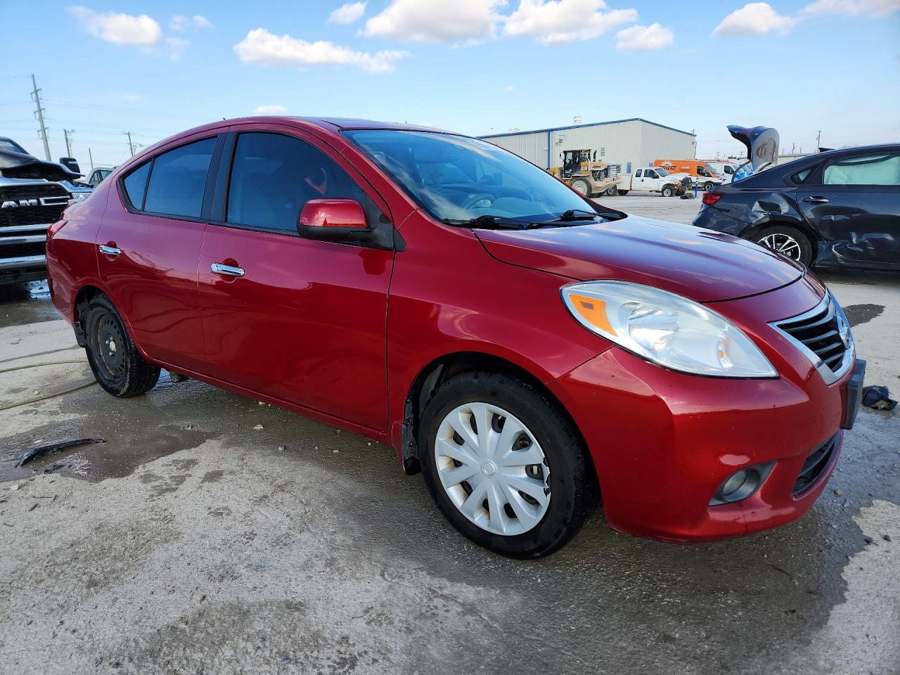 2013 Nissan Versa 1.6 S - Фото 4