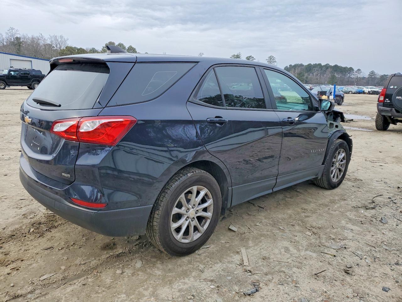 2020 Chevrolet Equinox Ls - Фото 3