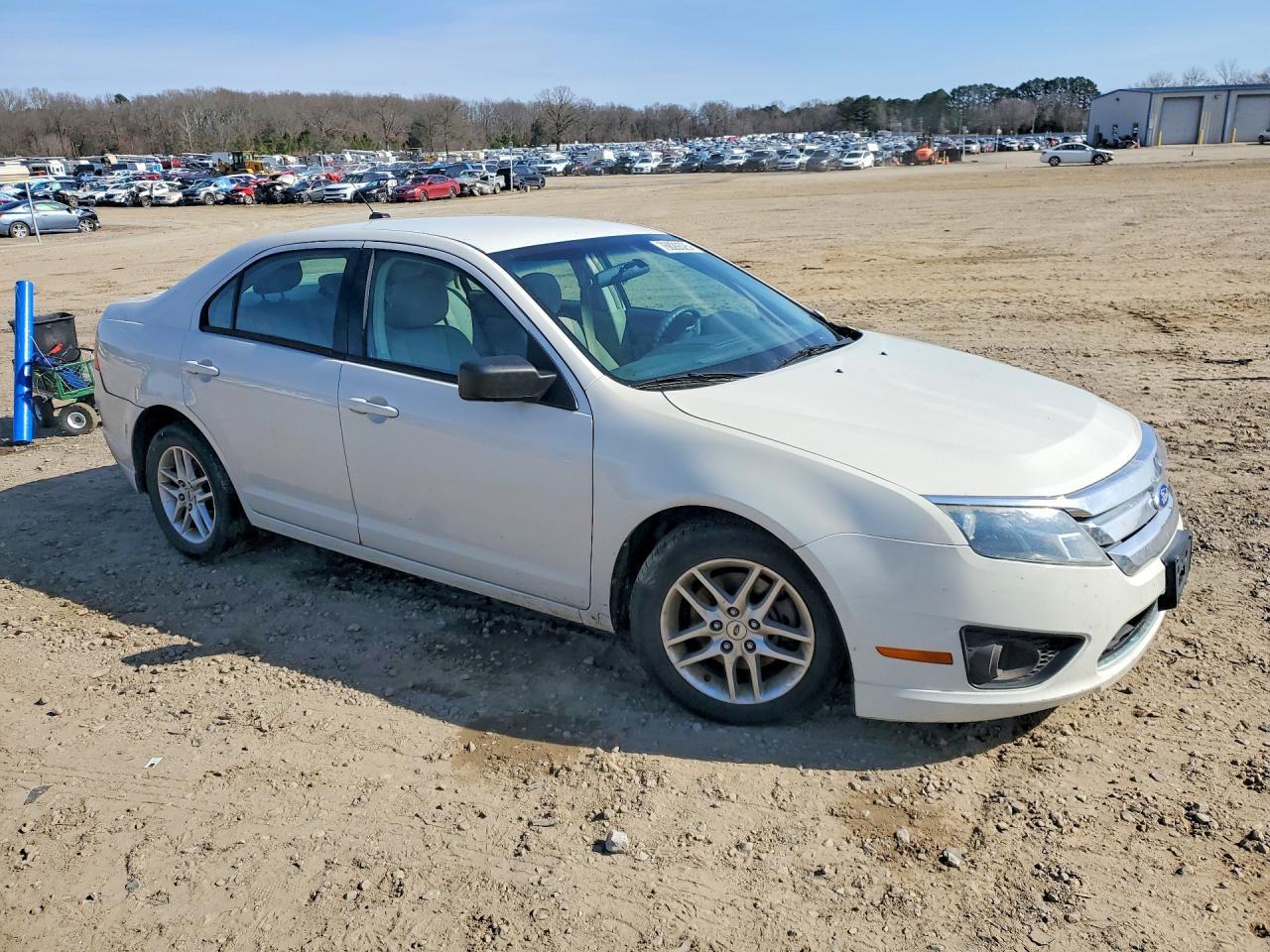 2011 Ford Fusion S - Image 4