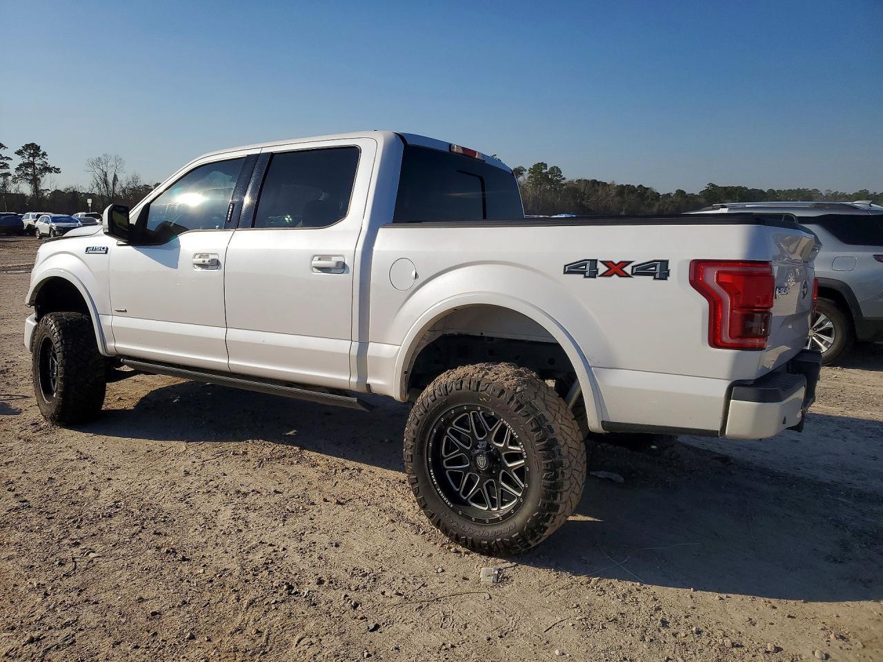 2017 Ford F150 Supercrew - Фото 2