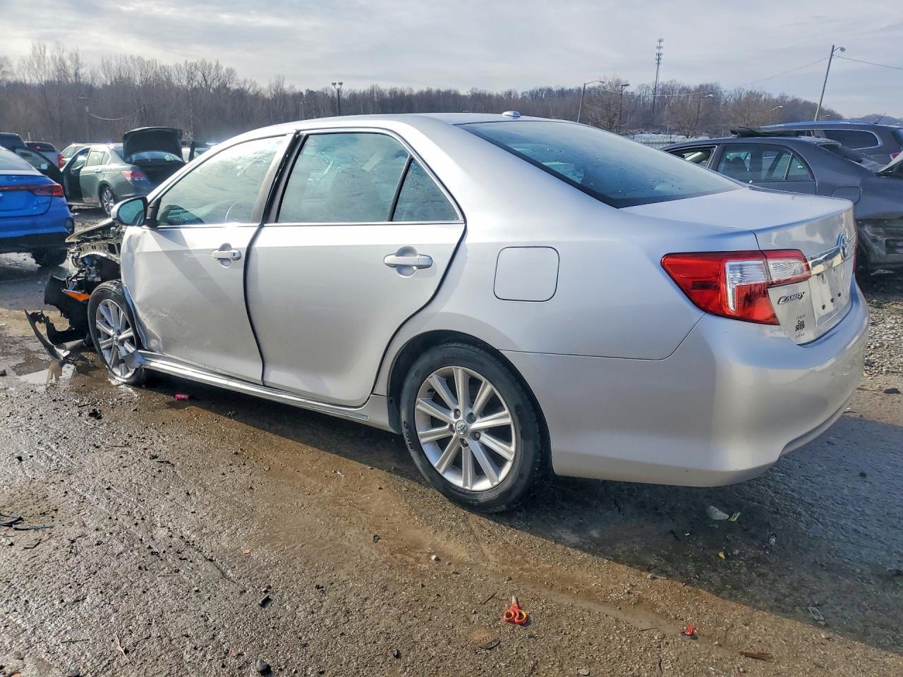 2014 Toyota Camry Xle - Image 2