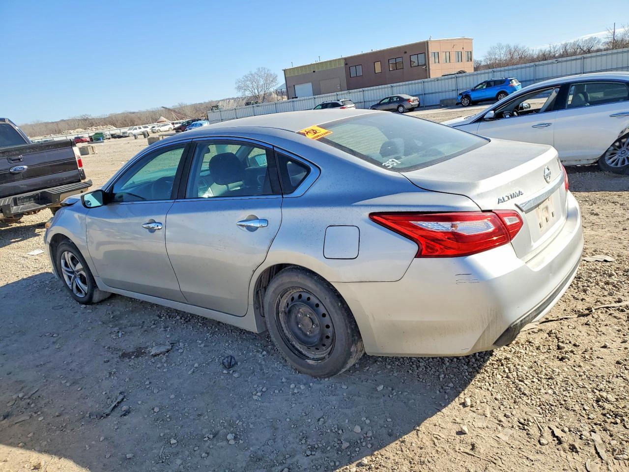 2016 Nissan Altima 2.5 - Фото 2