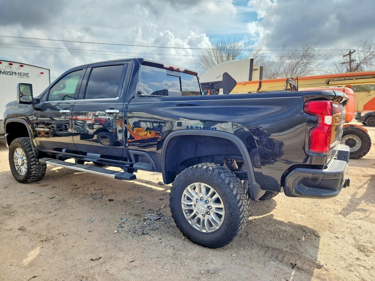 2020 Chevrolet Silverado K2500 High Country - Фото 2