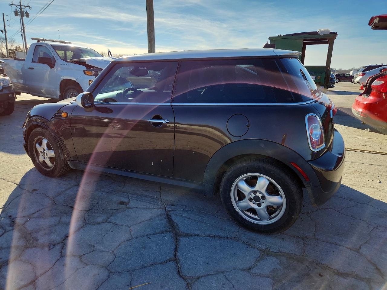 2011 Mini Cooper - Image 2
