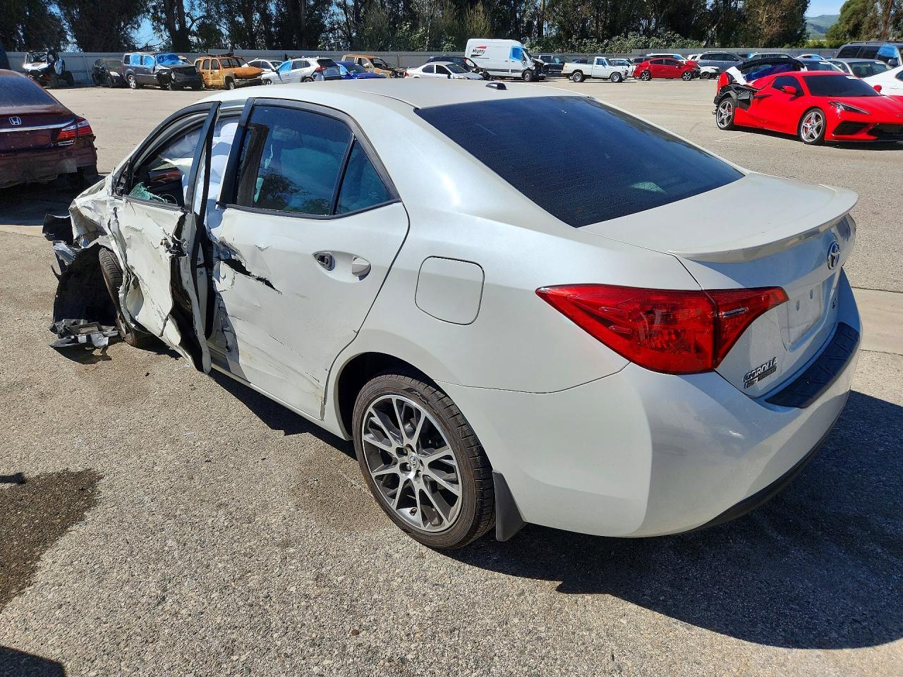 2017 Toyota Corolla L - Фото 2