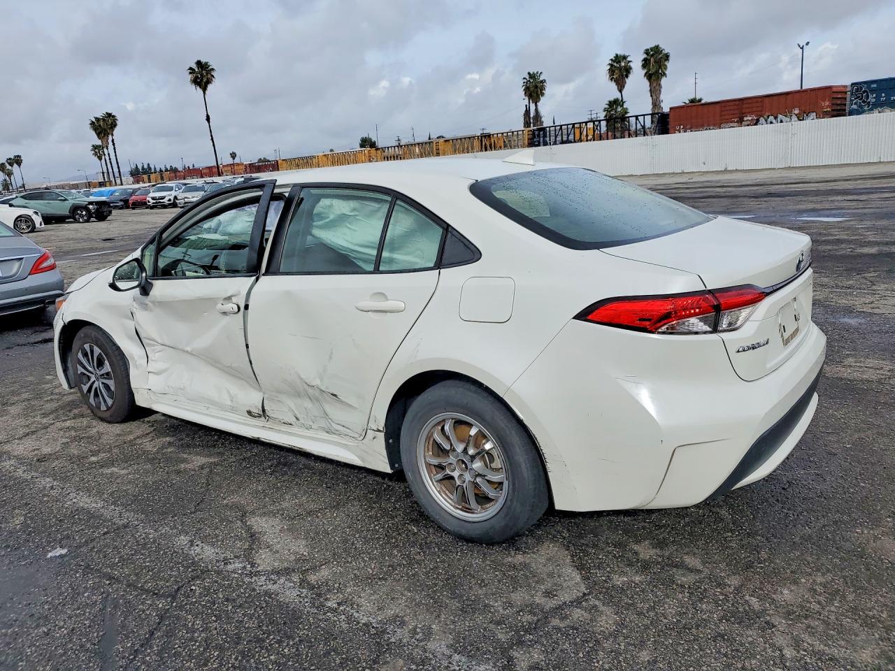 2021 Toyota Corolla Hybrid Le - Image 2