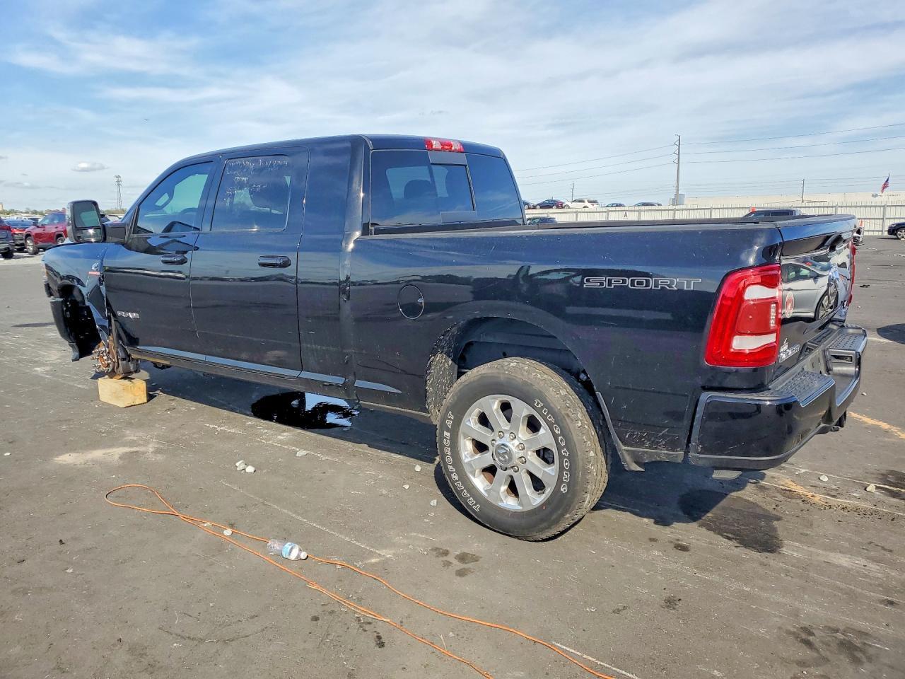 2024 Ram 3500 Laramie - Фото 2