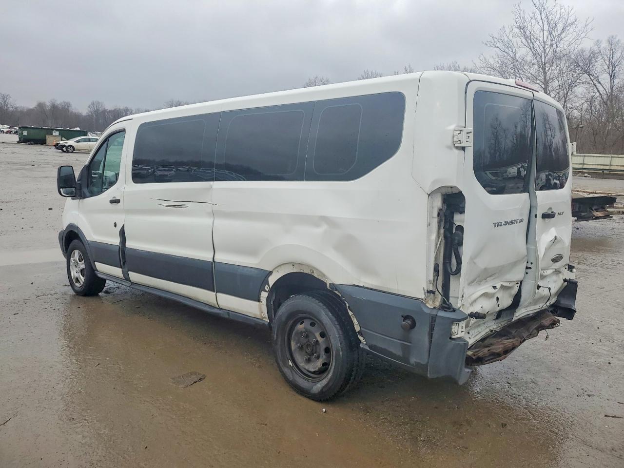 2015 Ford Transit Wagon T-350 - Фото 3