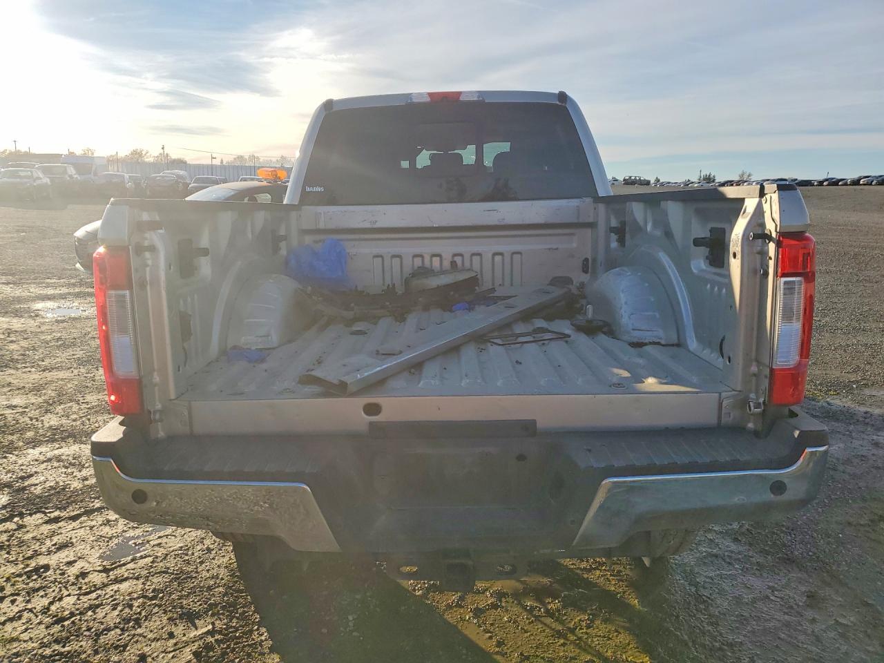 2018 Ford F350 Super Duty - Фото 6