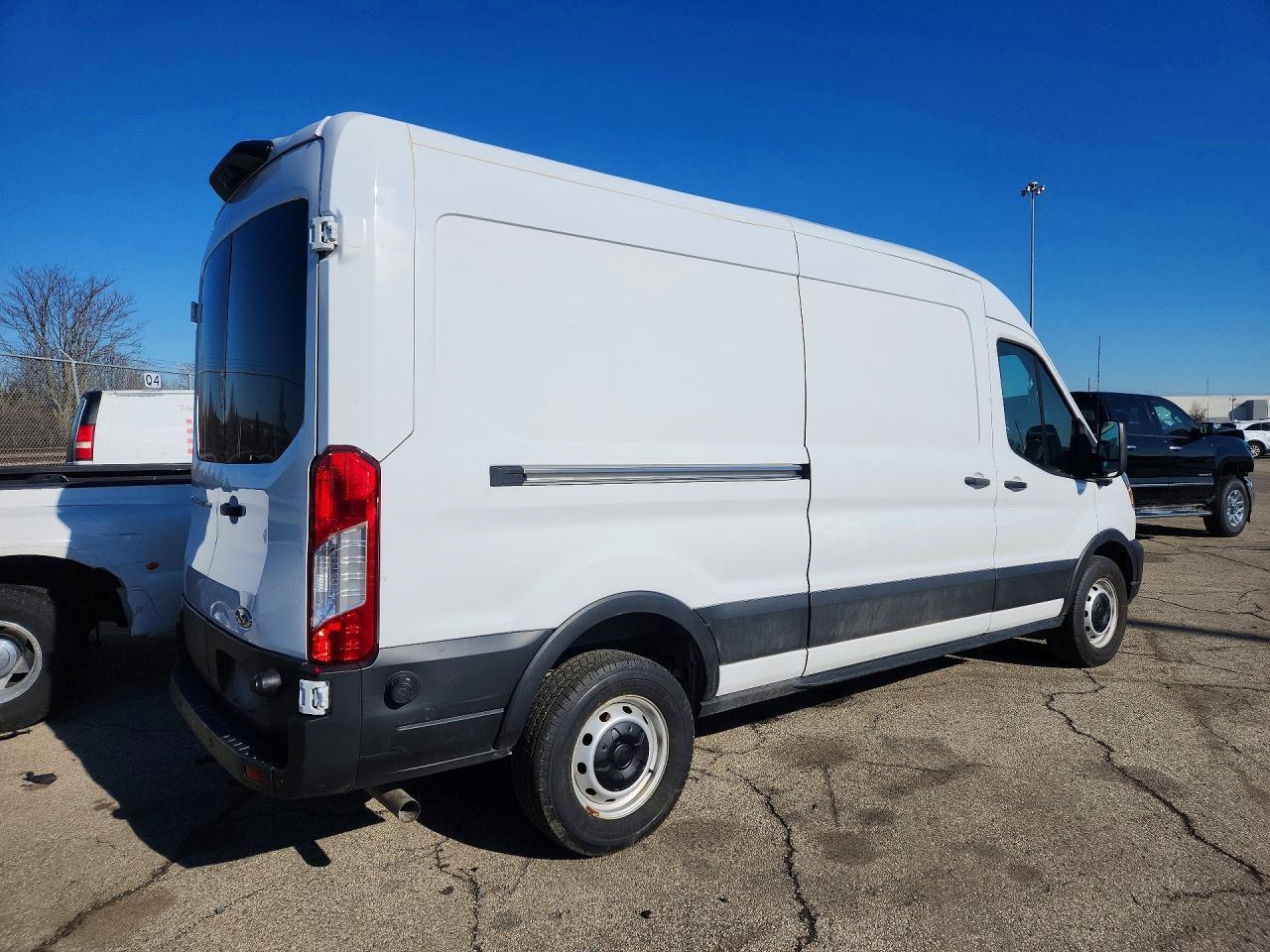 2024 Ford Transit 250 Delivery Van - Фото 3