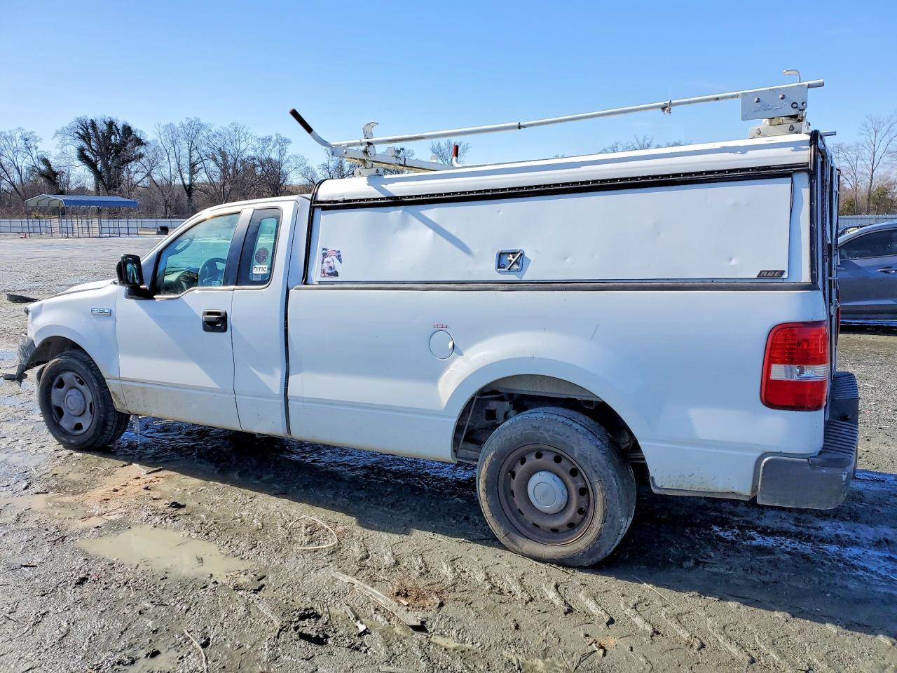 2006 Ford F150 Utility / Service Truck - Image 2