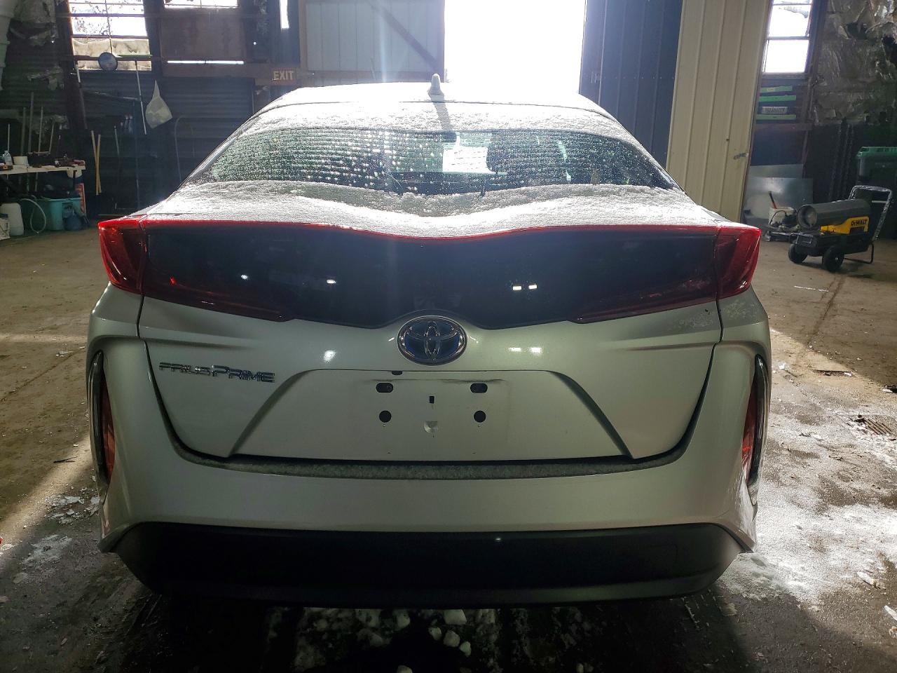 2022 Toyota Prius Prime Le - Фото 6