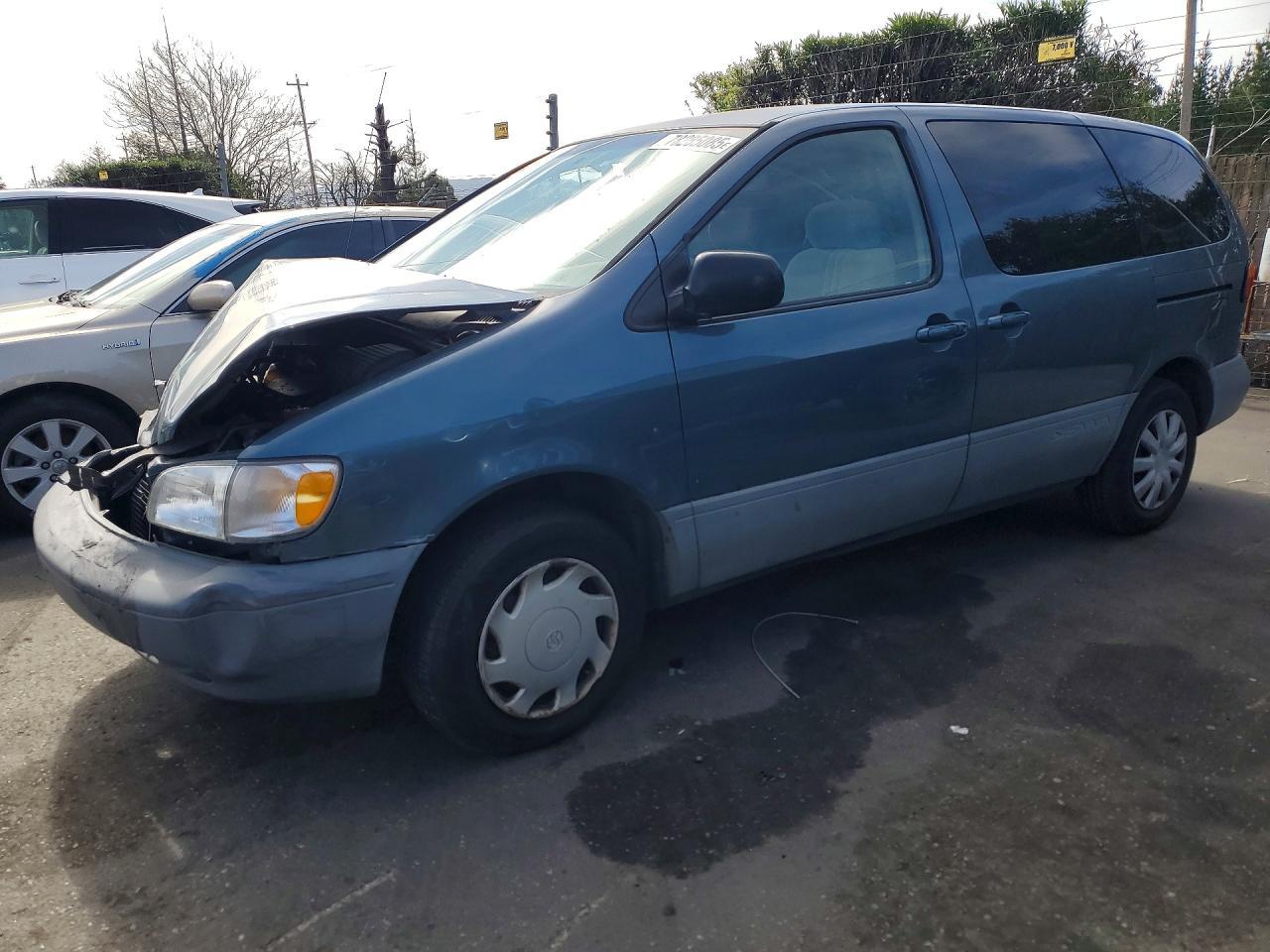 2000 Toyota Sienna Ce