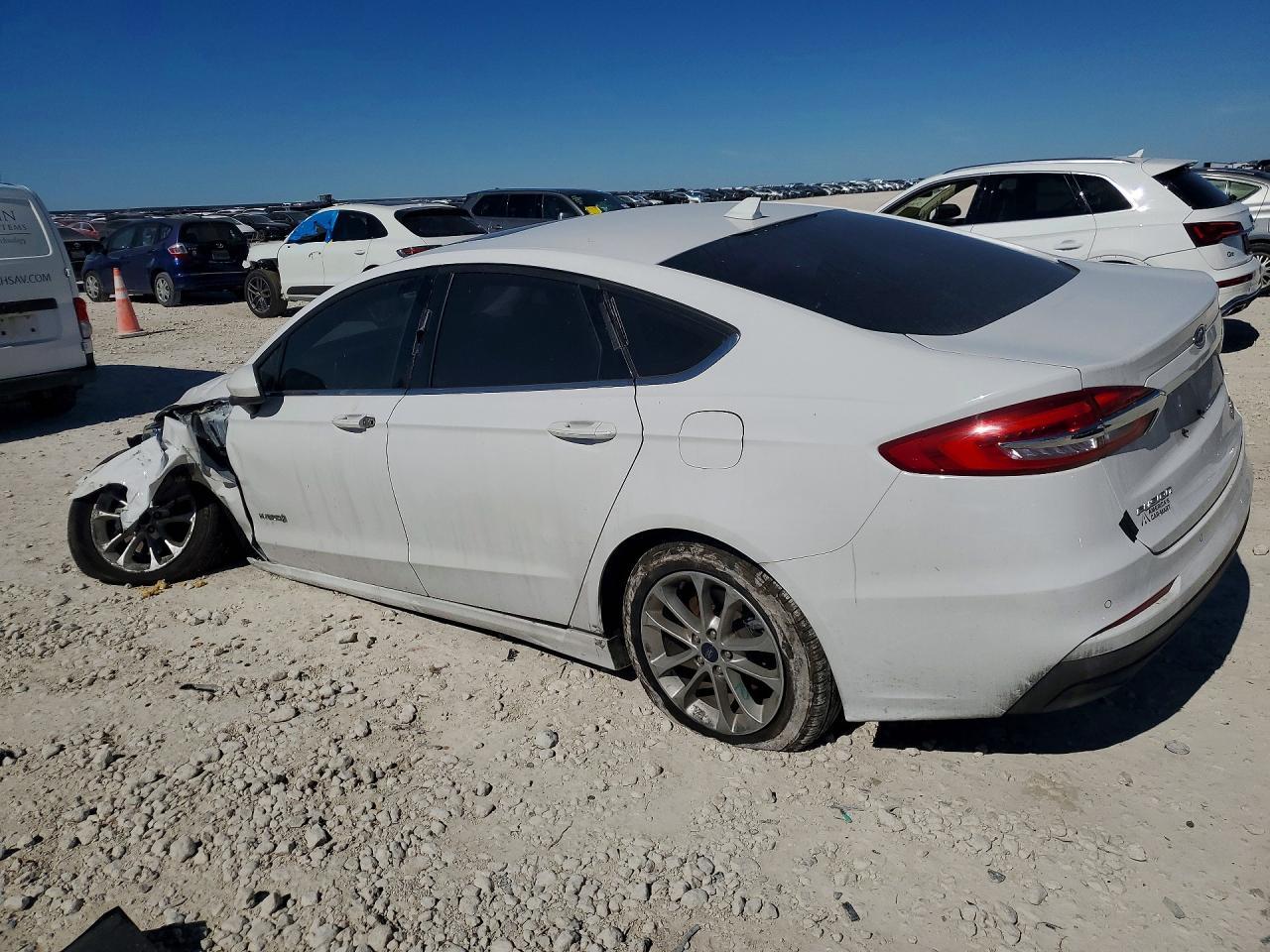 2019 Ford Fusion - Image 2